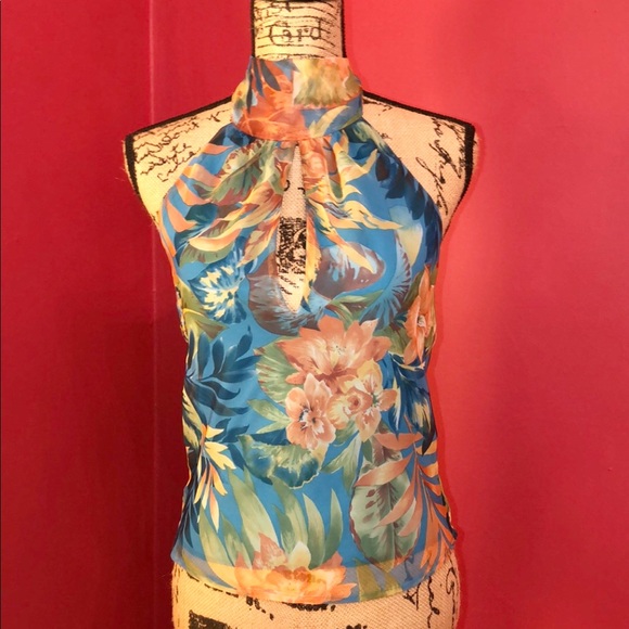 💃Arden B Halter top Floral print - Picture 2 of 8